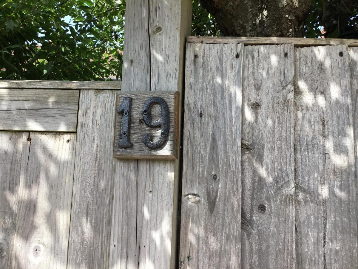 Number 19 B&B Chichester Dış mekan fotoğraf